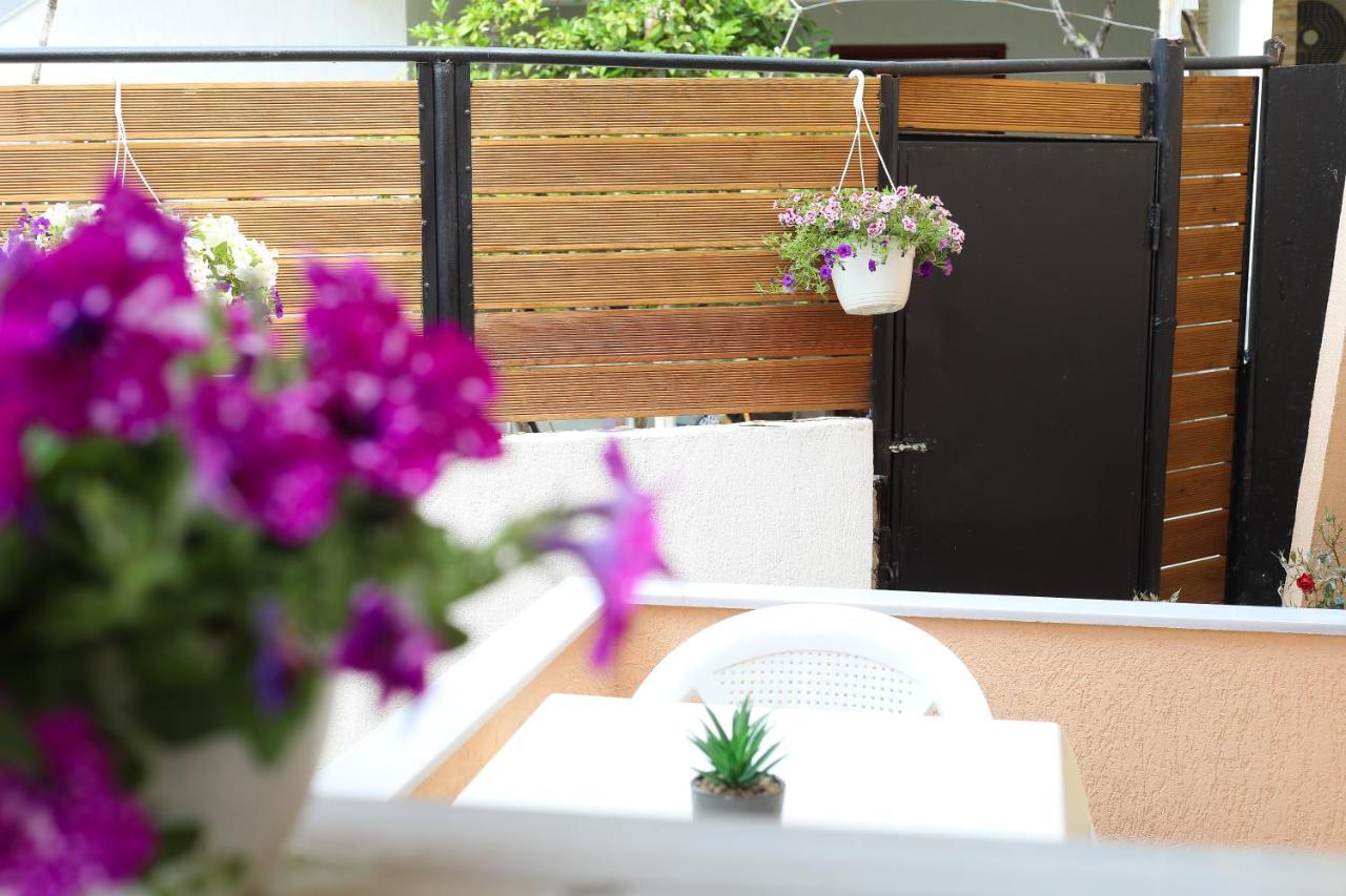 Vila Feliz - Premium Rooms With Free Private Parking Vlorë 외부 사진