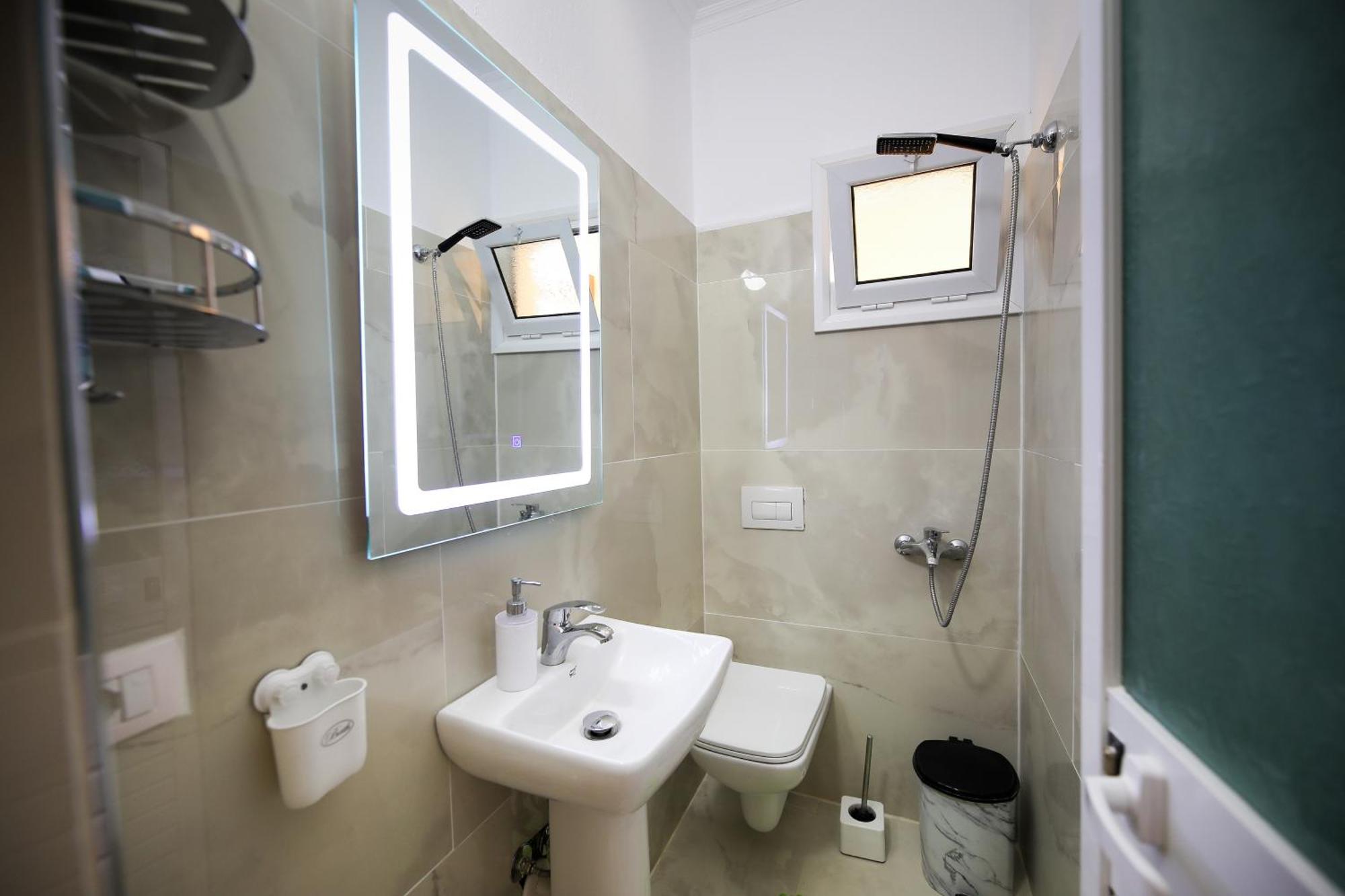 Vila Feliz - Premium Rooms With Free Private Parking Vlorë 외부 사진