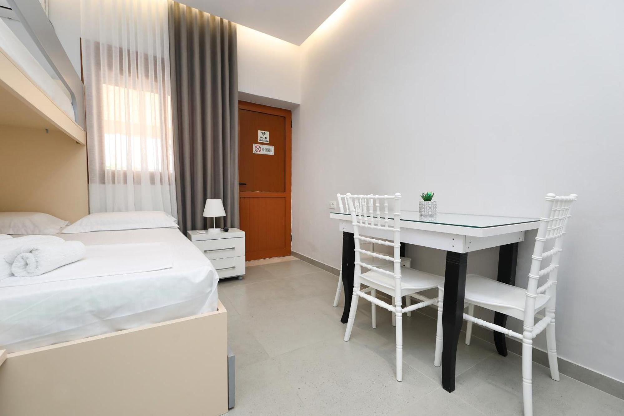 Vila Feliz - Premium Rooms With Free Private Parking Vlorë 외부 사진