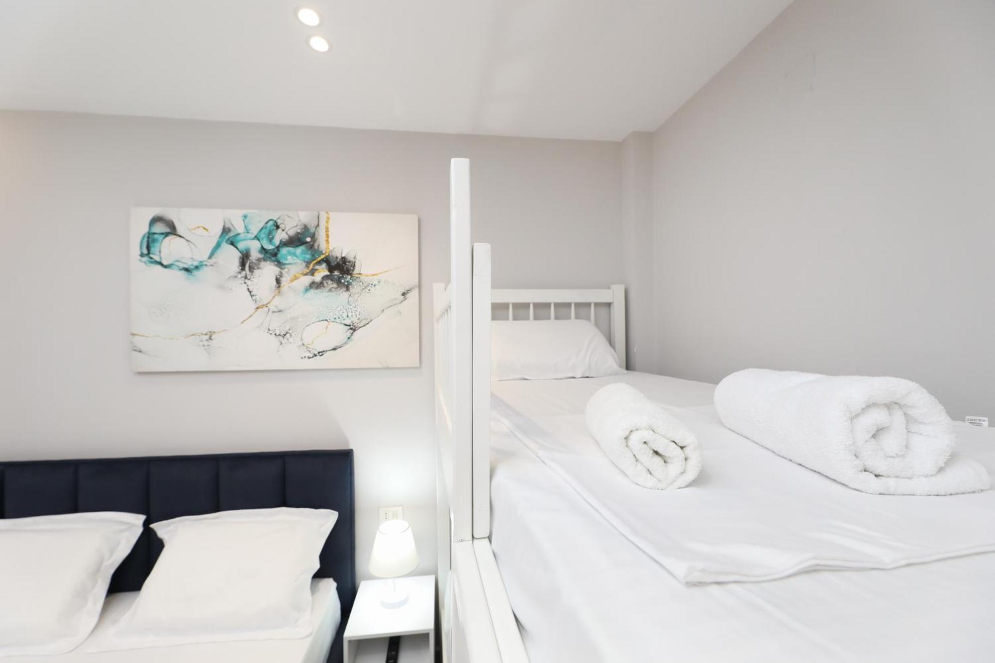 Vila Feliz - Premium Rooms With Free Private Parking Vlorë 외부 사진