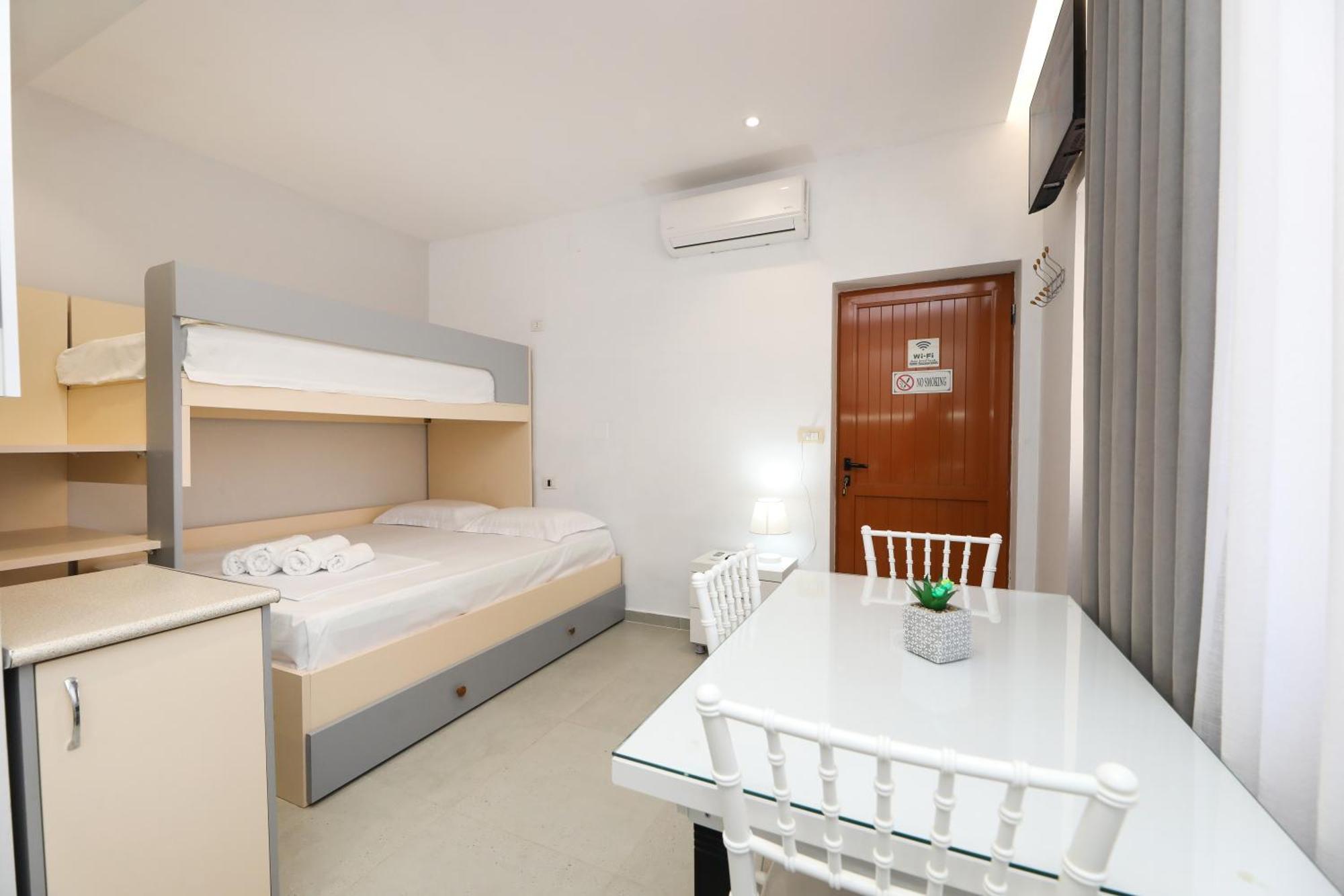 Vila Feliz - Premium Rooms With Free Private Parking Vlorë 외부 사진